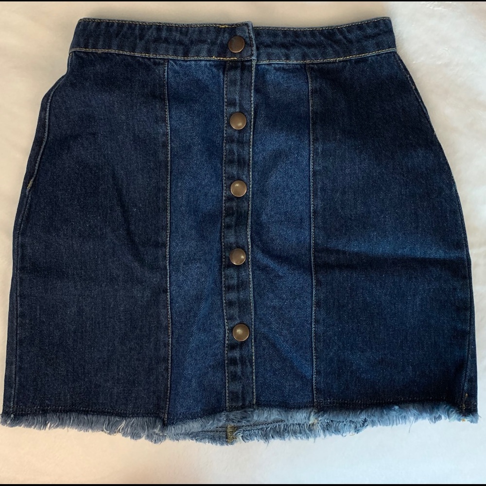 Hollister- Ultra High-Rise Skirt